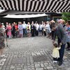 A7. Gérard pozval na túto oslavu 50 priateľov, ku ktorým pravidelne chodí