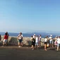 Deviaty deň, poldenné kúpanie v Cannes.